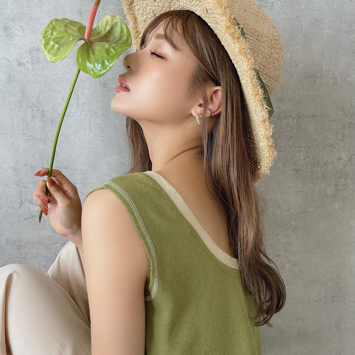 BACK ROUND OPEN TOPS| Emélla公式通販サイト| 伊藤実祐プロデュース